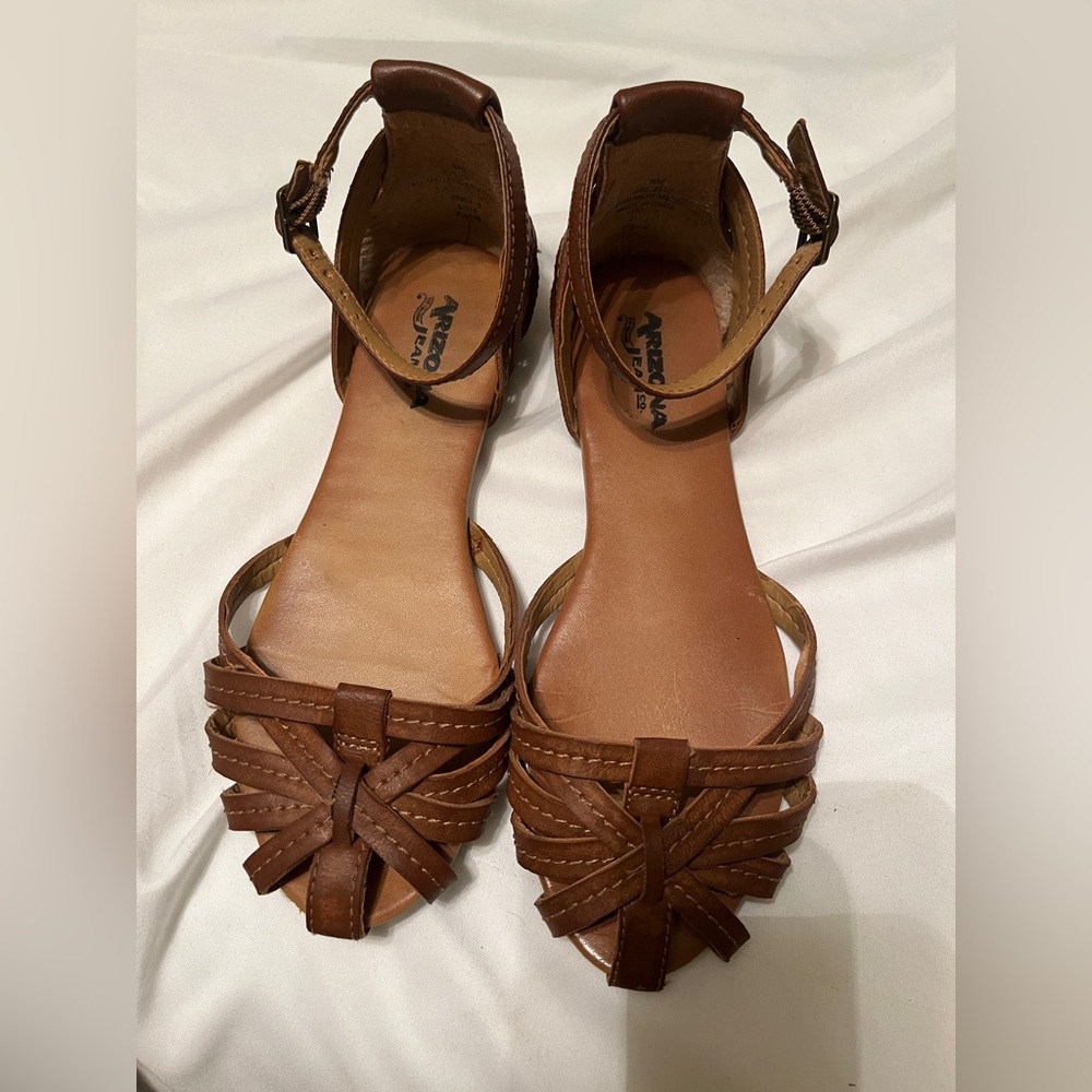 Super cute Arizona jeans size 5 sandles